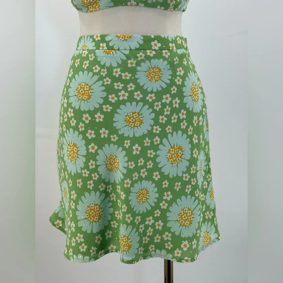 Lulus Retro Romantic Green Daisy Print Halter Crop Top & Mini Skirt Set - Picture 8 of 15